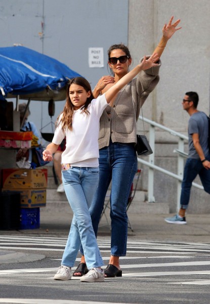 katie-holmes-kai-suri-cruise.jpg