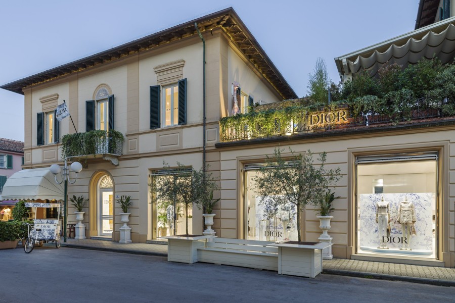 dior-2020-pop-up-dioriviera-forte-dei-marmi-tskristen-pelou-1.jpg
