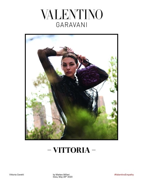 valentino-woman-man-fw2021-print-sp-15-1595941663.jpg
