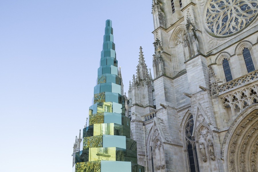 sapin-verre-bordeaux-immersive-art-installation-shoot-2021-arnaud-lapierre-designs-studio-pics-benoit-viallon25-mkZ9Q.jpg