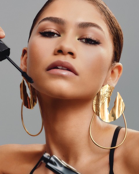 lancome-zendaya-mascara-application-003-4-5.jpg