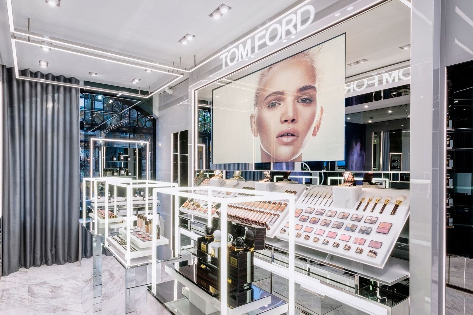 tom-ford-beauty-london-store.jpg tom-ford-beauty-london-store.jpg