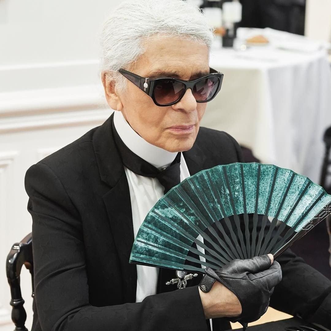 karl-lagerfeld-fan.jpeg