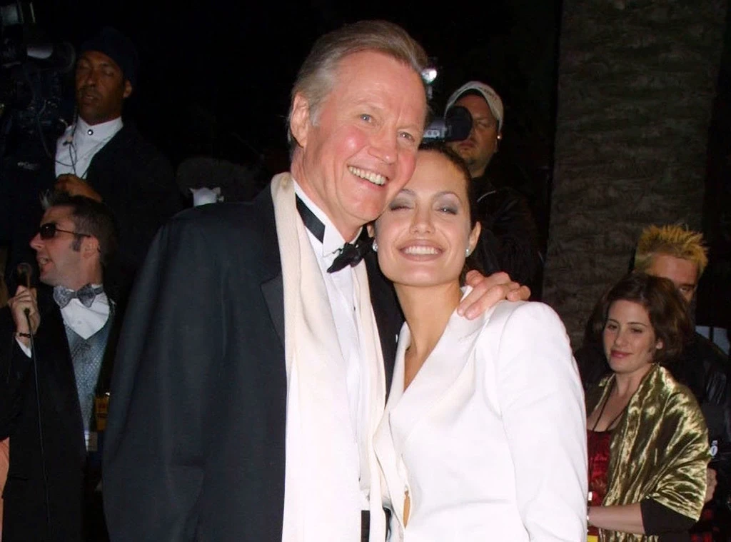 rs-1024x759-181228100632-634-john-voight-angelina-jolie3.webp