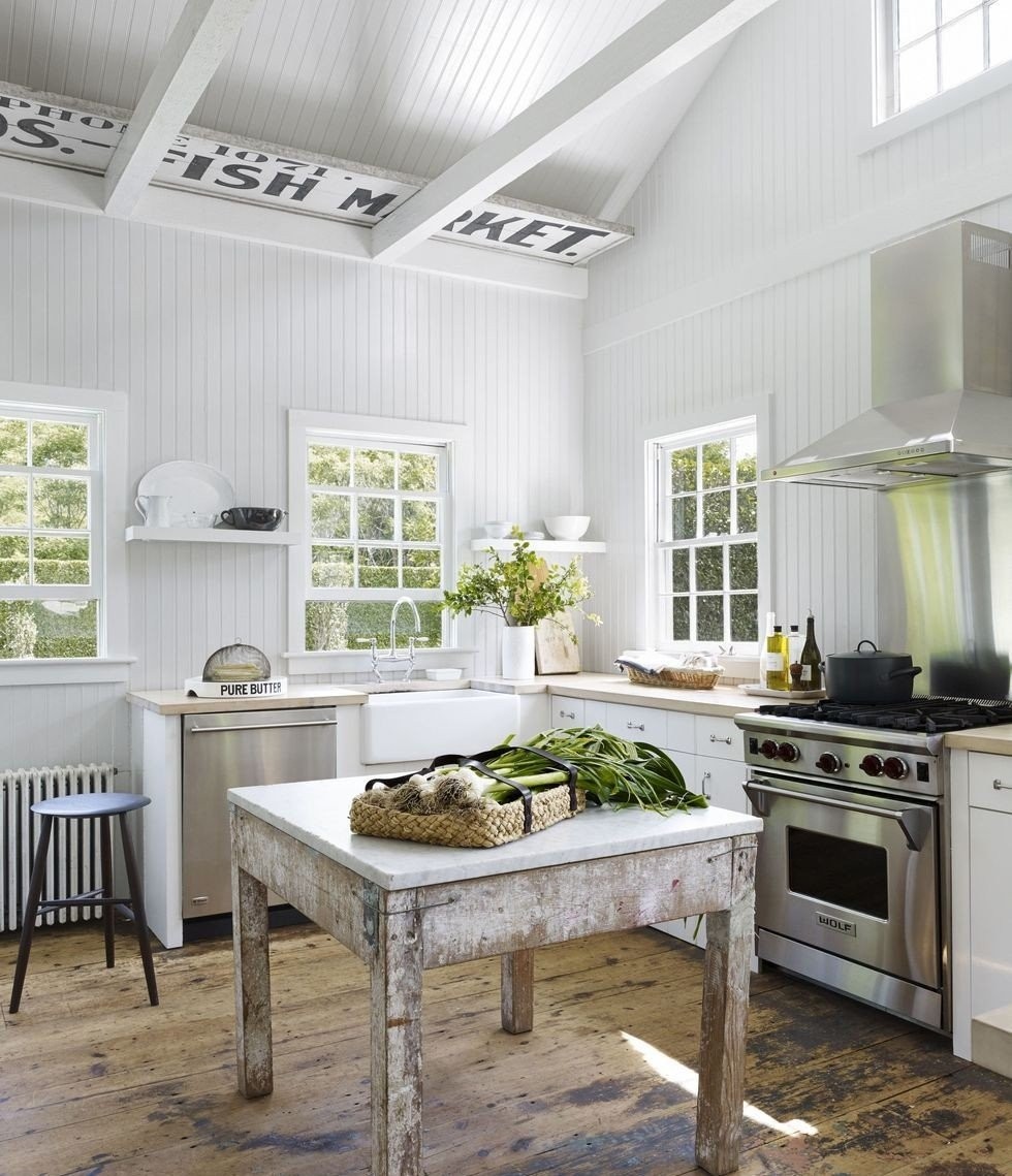 beach-house-decor-ideas-gallery-1467754132-sag-harbor-home-1517335954.jpgI