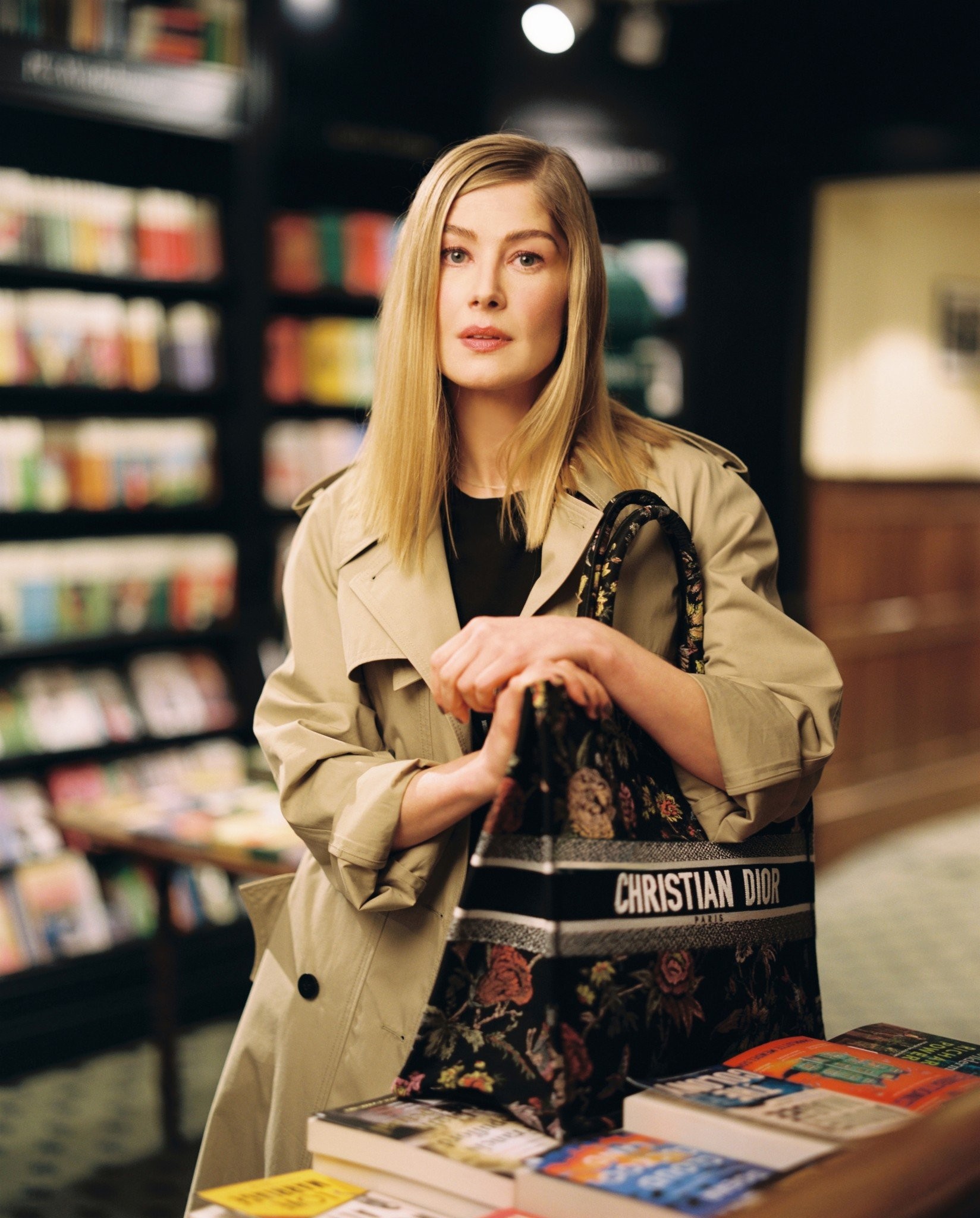 book-tote-club-rosamund-pike-marion-berrin-10.jpg
