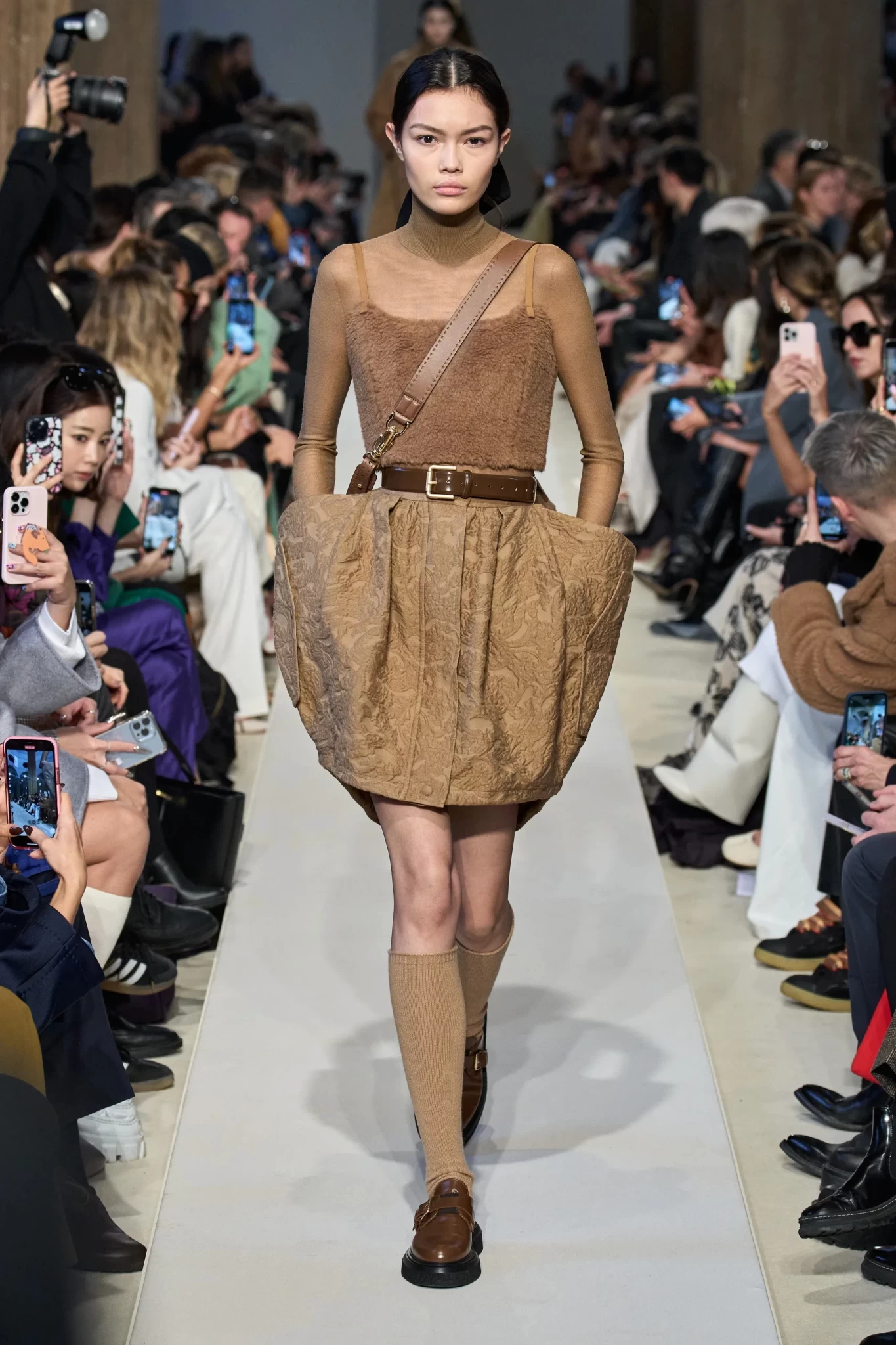 00006-max-mara-fall-2023-ready-to-wear-credit-gorunway.webp
