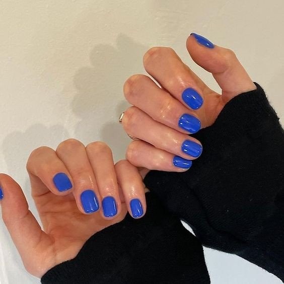 blue nails
