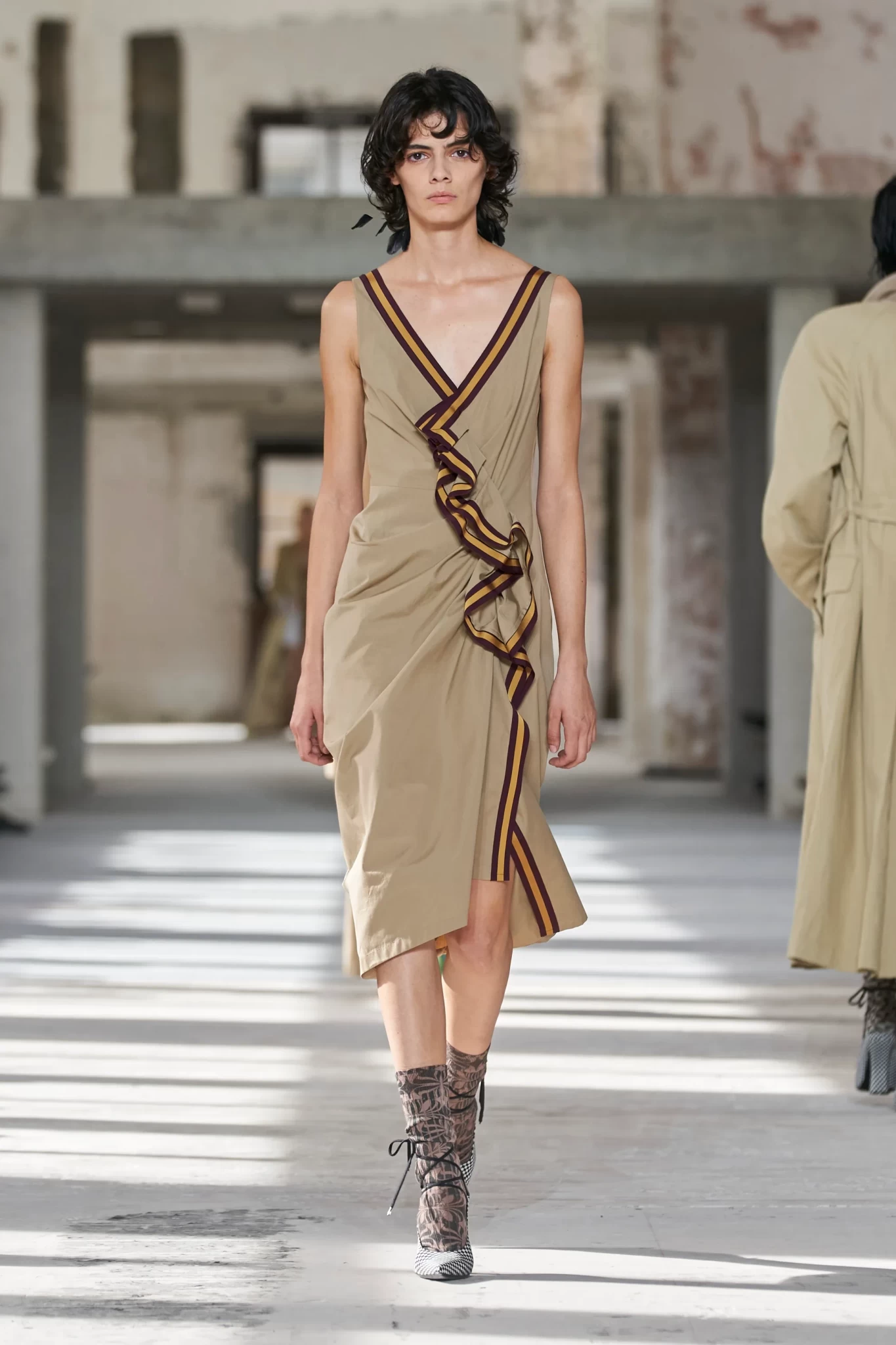 00003-dries-van-noten-spring-2024-ready-to-wear-credit-gorunway.webp