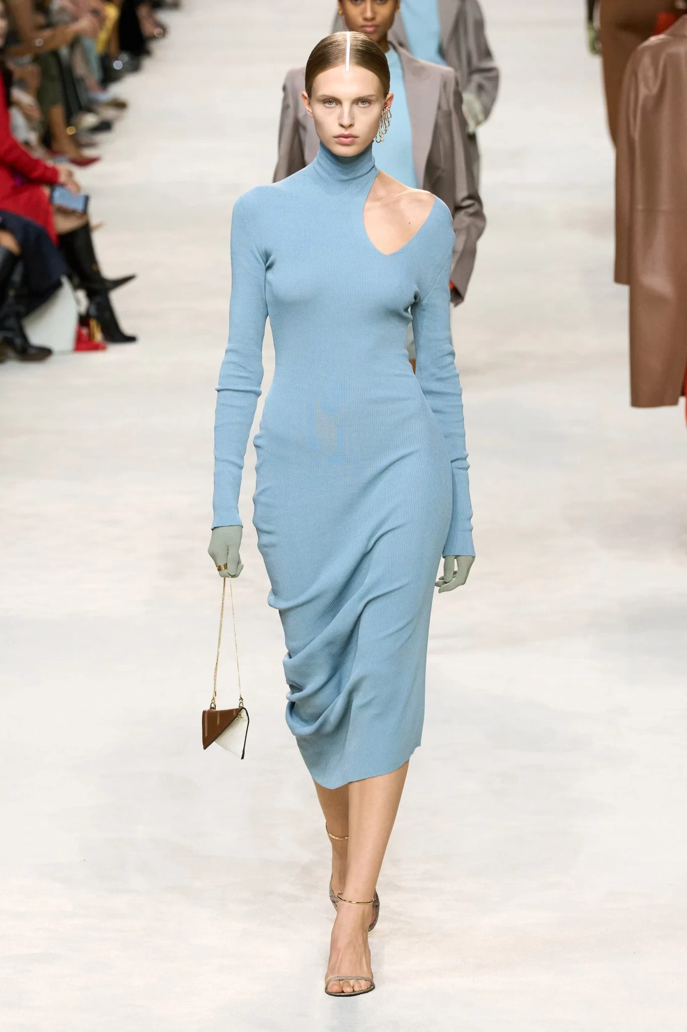 00004-fendi-spring-2024-ready-to-wear-credit-gorunway.webp