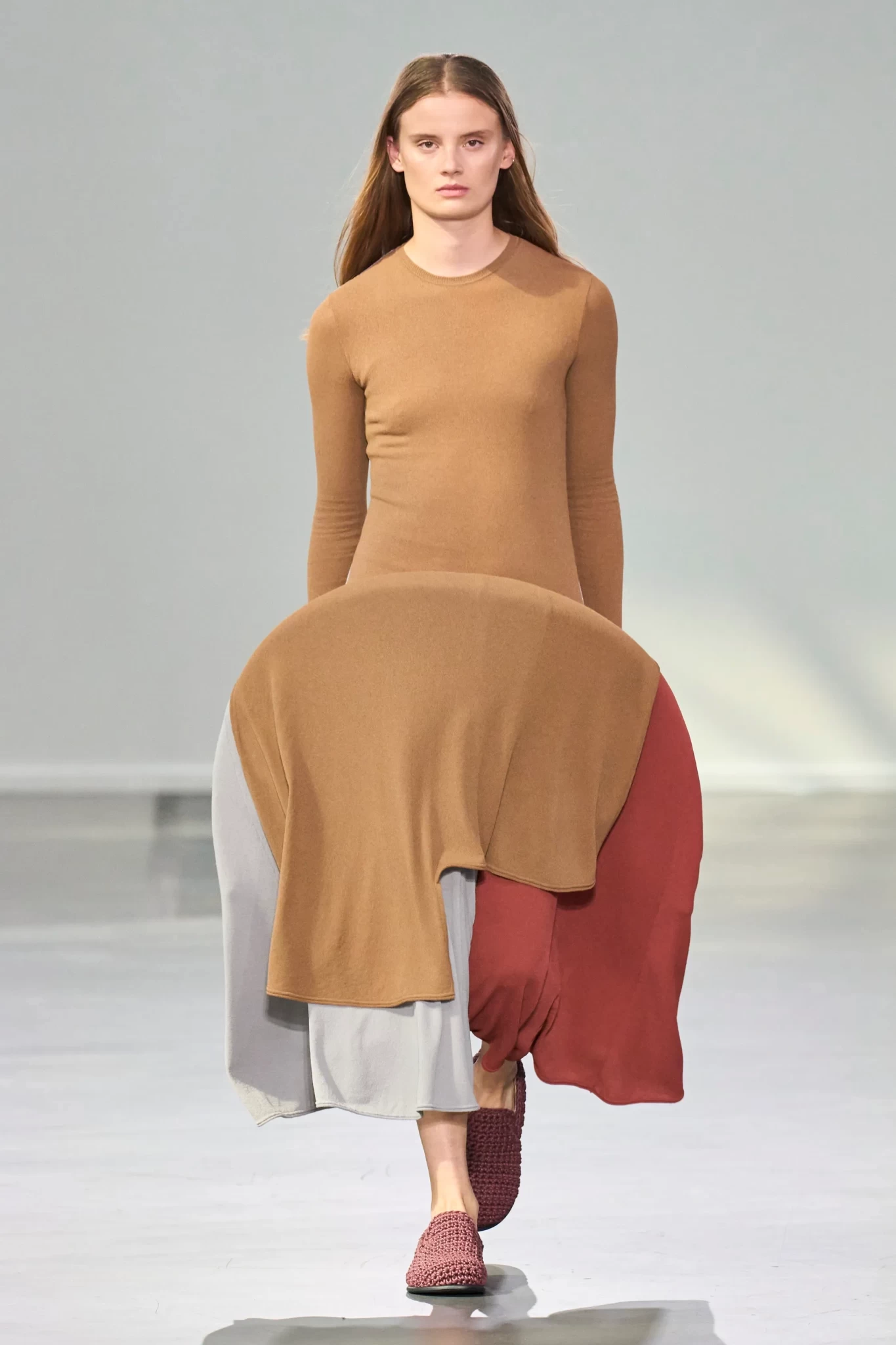 00024-jw-anderson-spring-2024-ready-to-wear-credit-gorunway.webp