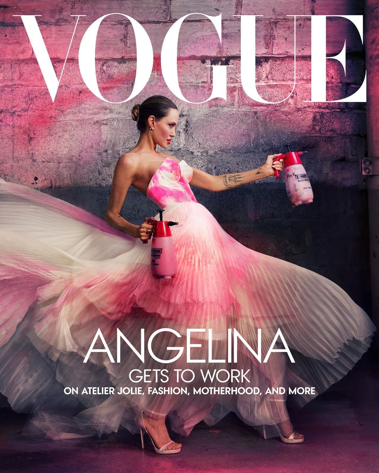 230927115511-03-angelina-jolie-atelier-vogue-cover-1.jpg