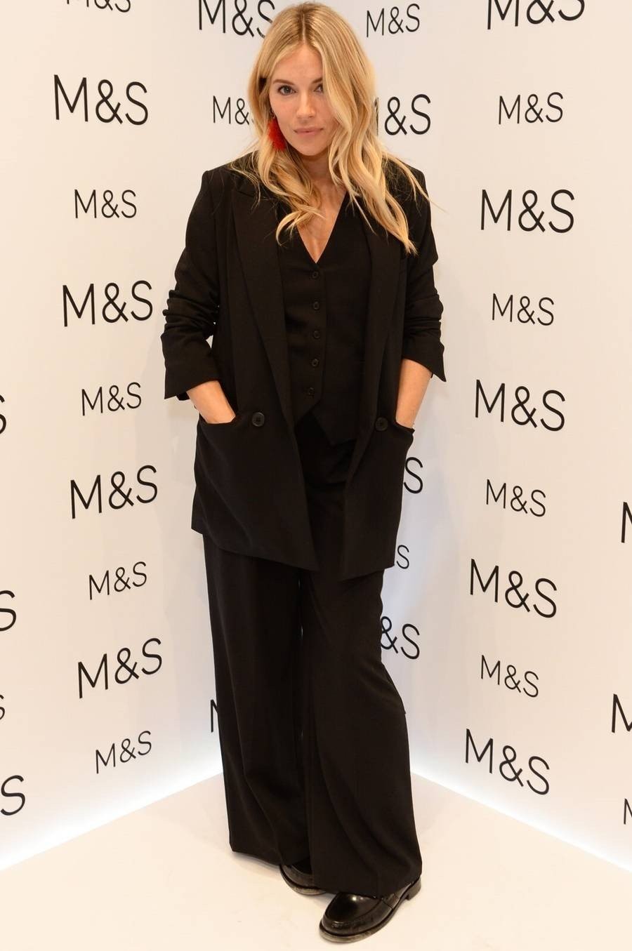 sienna-miller-marks-and-spencer-309254-1693988603433-main900x0c.jpg