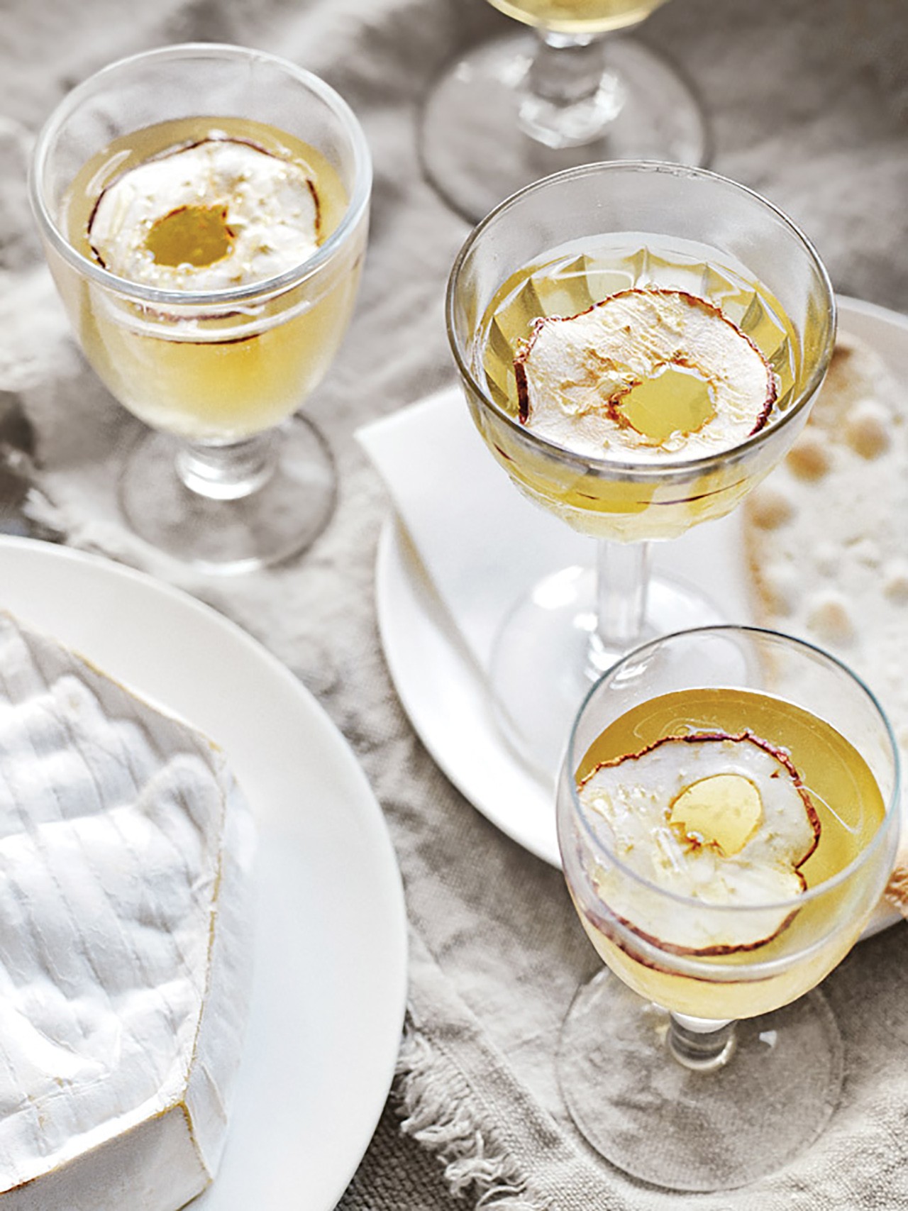 spiced-apple-martinis.jpg