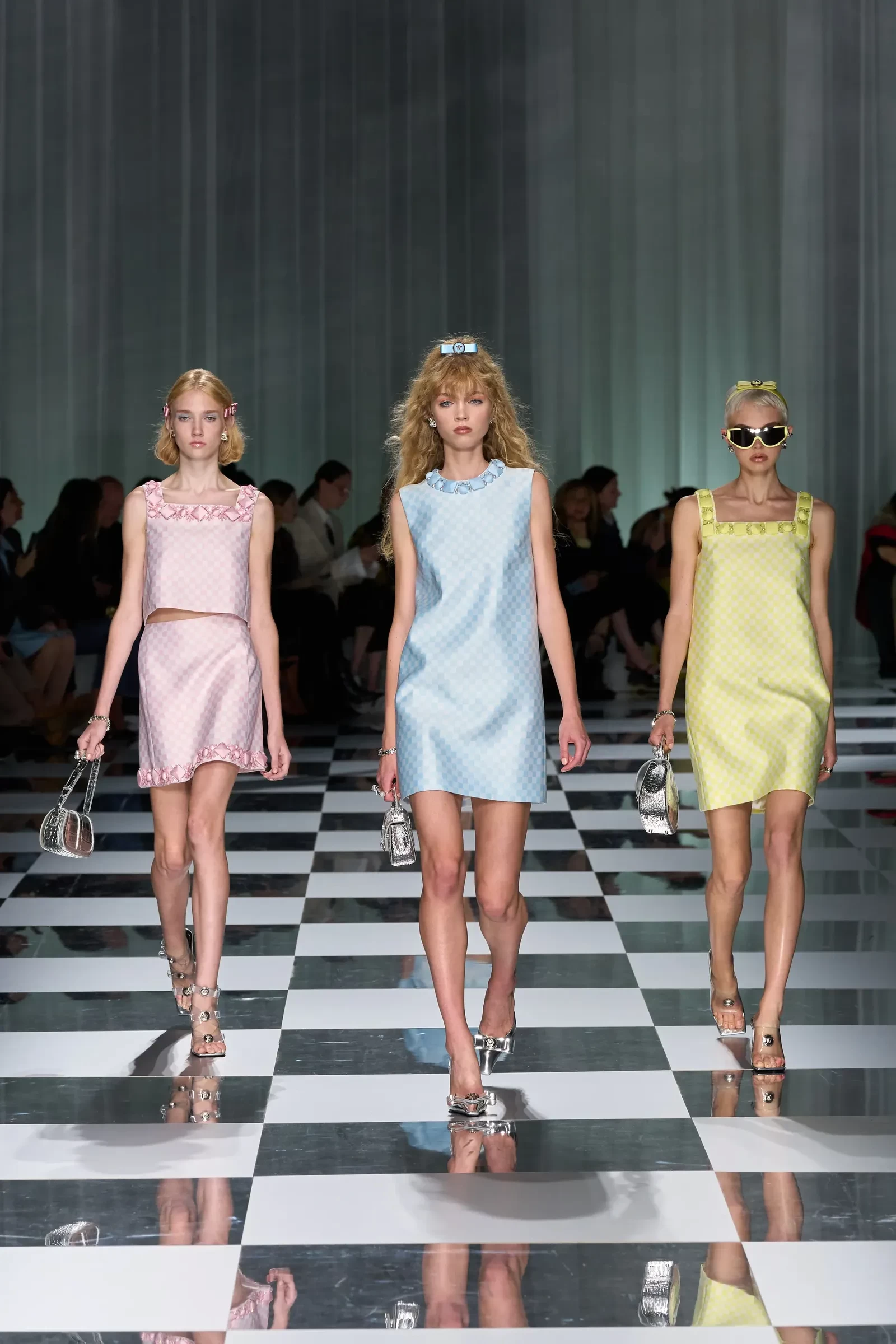 00030-versace-spring-2024-ready-to-wear-credit-gorunway.webp