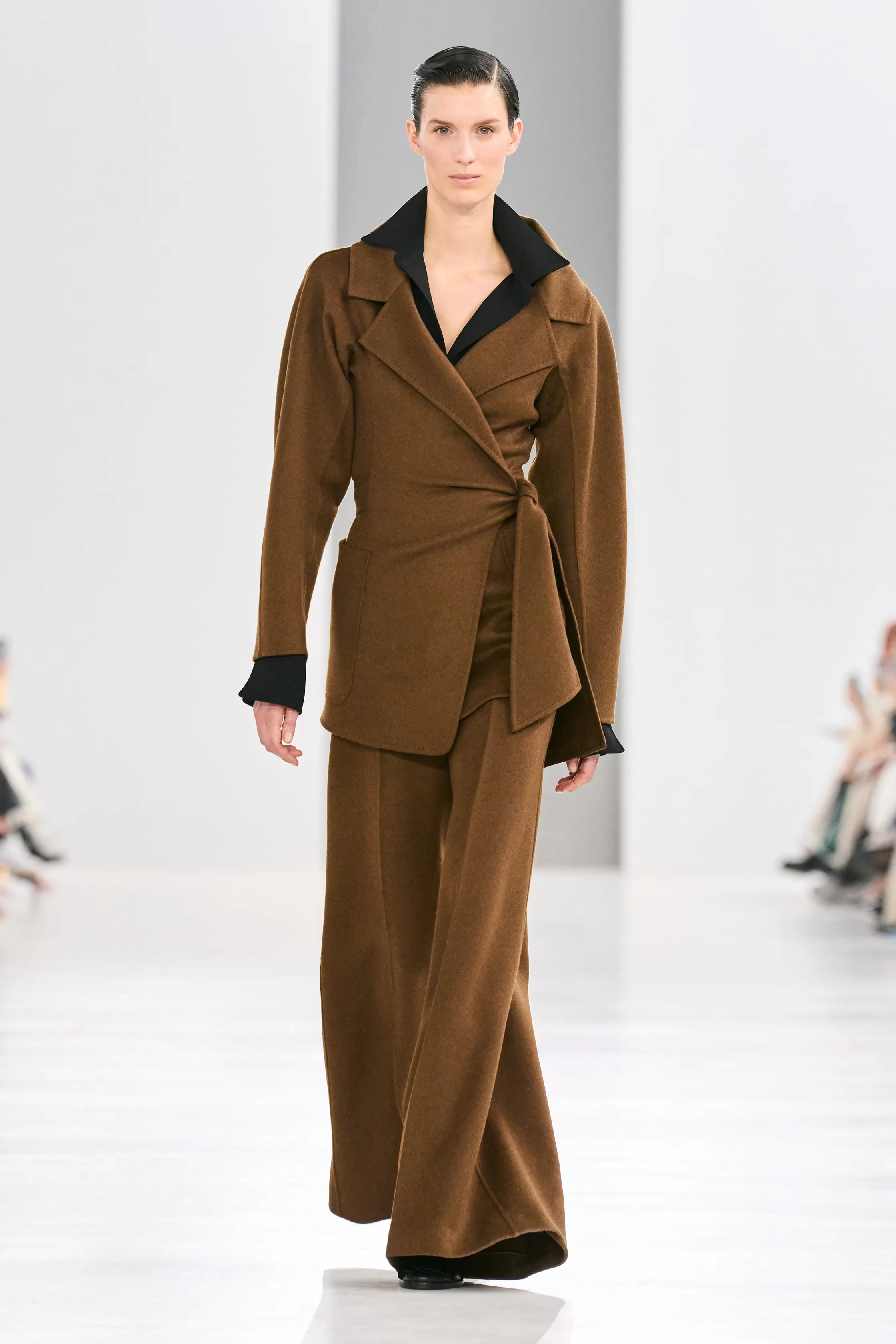 00036-max-mara-2024-ready-to-wear-credit-gorunway.webp