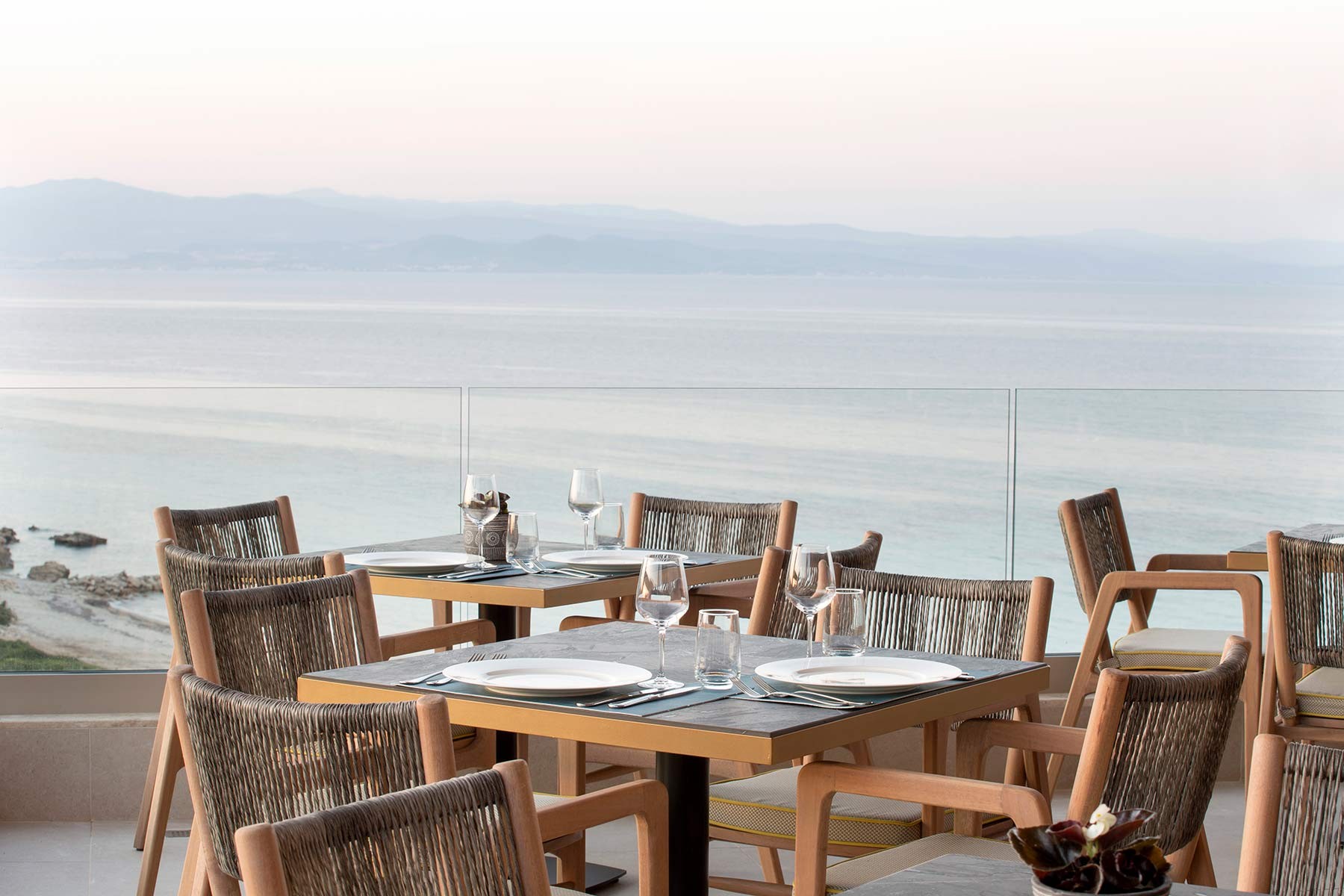 cora-hotel-resort-chalkidiki-dining-01-oceana-02.jpg