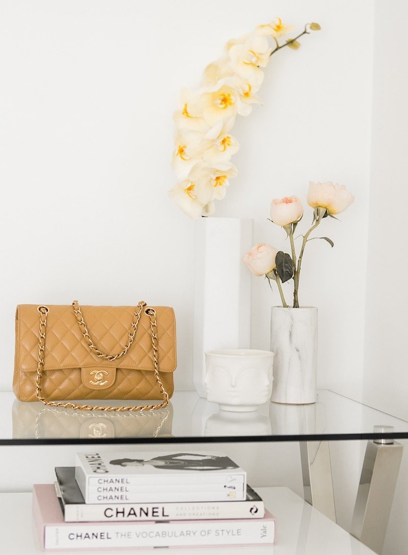 chanel-bag-with-flowe-vases-styling-via-sydne-summer.jpg
