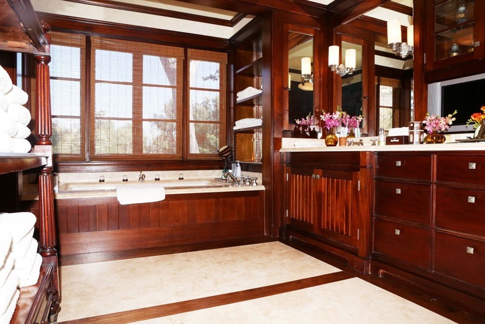 cindy-crawford-bath.jpg cindy-crawford-bath.jpg