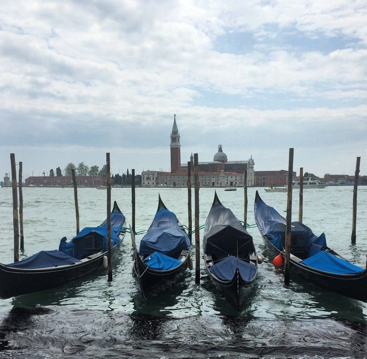 gondoles-ths-benetias.jpg gondoles-ths-benetias.jpg