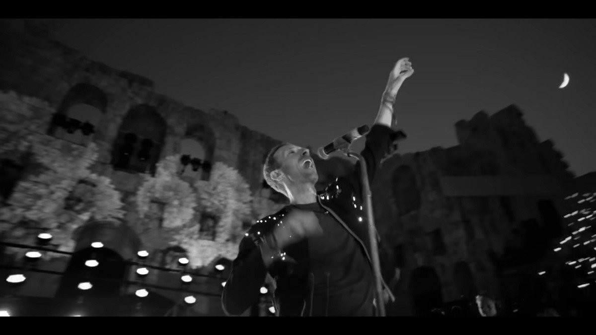 coldplay-feelslikeimfallinginlove-official-video-screenshot.jpg