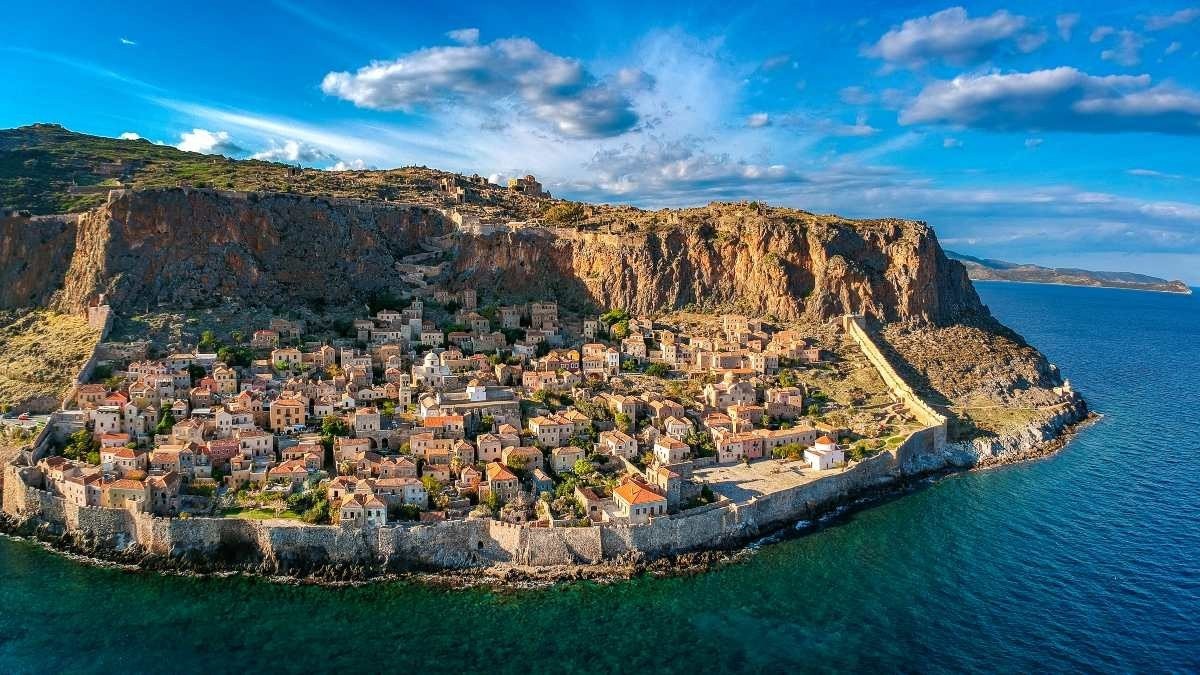 monemvasia-kentriki.jpg