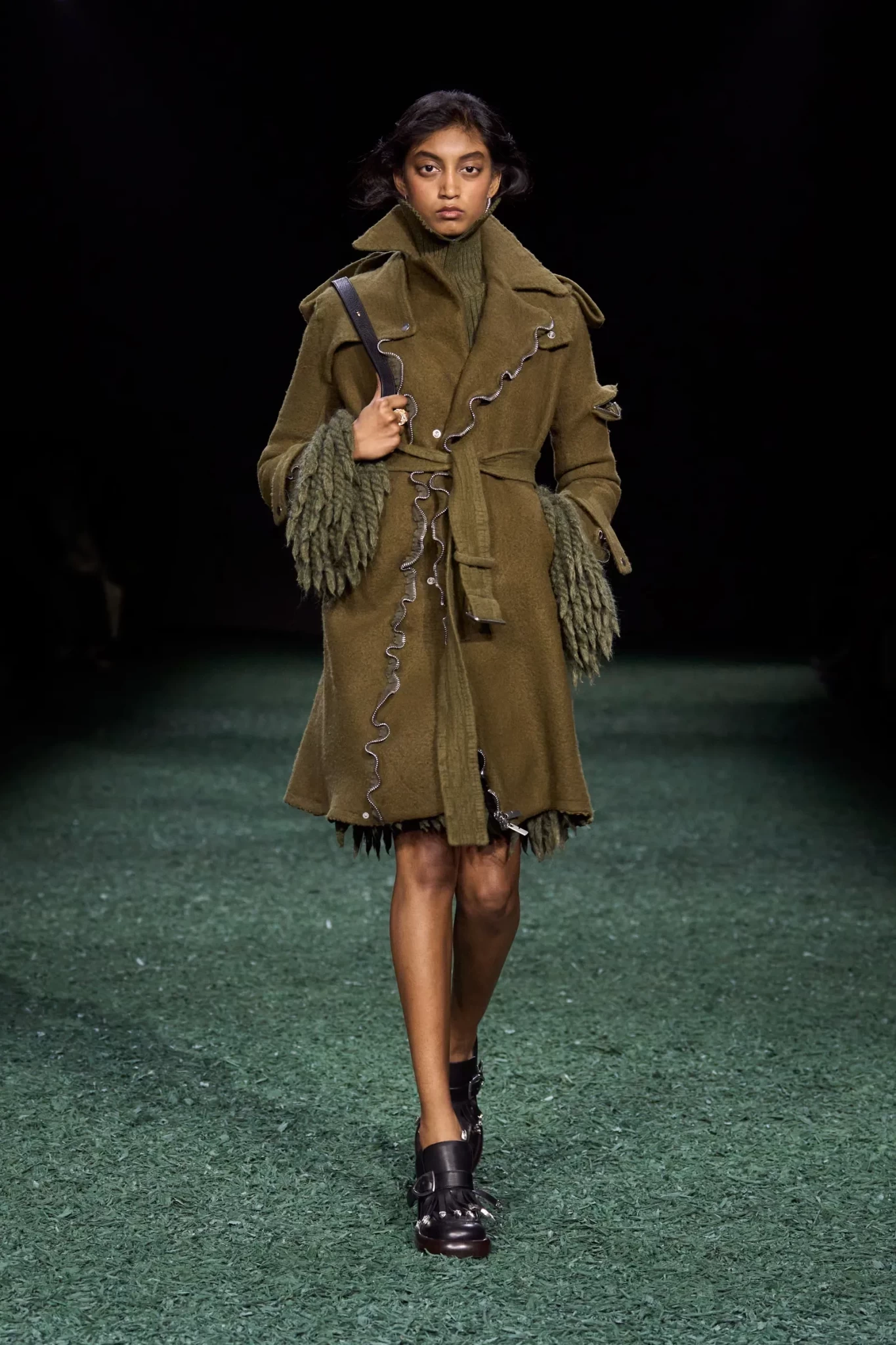00006-burberry-fall-2024-ready-to-wear-credit-gorunway.webp