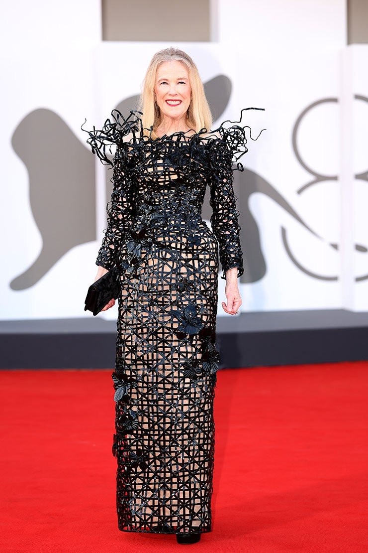 catherine-ohara-wore-oscar-de-la-renta-to-the-beetlejuice-beetlejuice-venice-film-festival-premiere.jpg