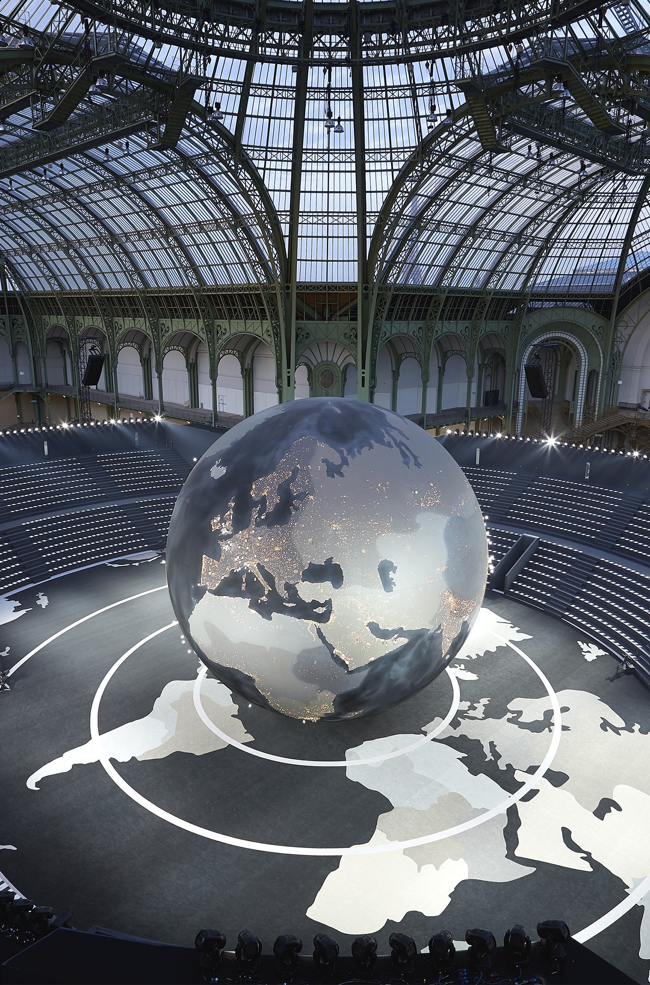 06-chanel-collection-pap-ah-2013-14-le-monde-olivier-saillant-ld.jpg 06-chanel-collection-pap-ah-2013-14-le-monde-olivier-saillant-ld.jpg