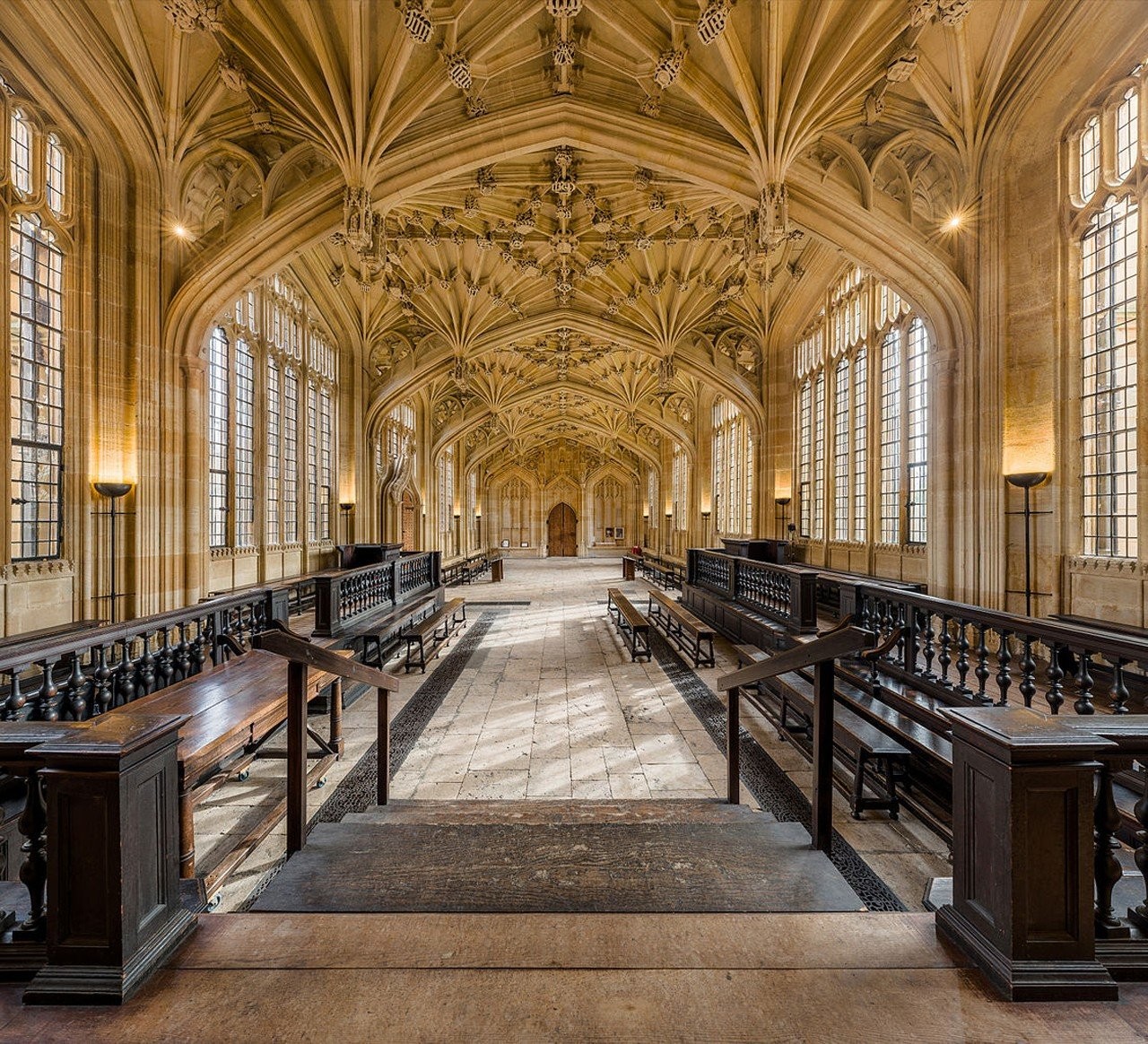 divinity-school-interior-2-bodleian-library-oxford-uk-diliff.jpg