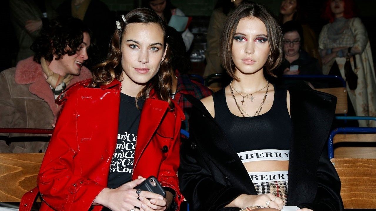 lily-james-alexa-chung-burberry.jpg lily-james-alexa-chung-burberry.jpg