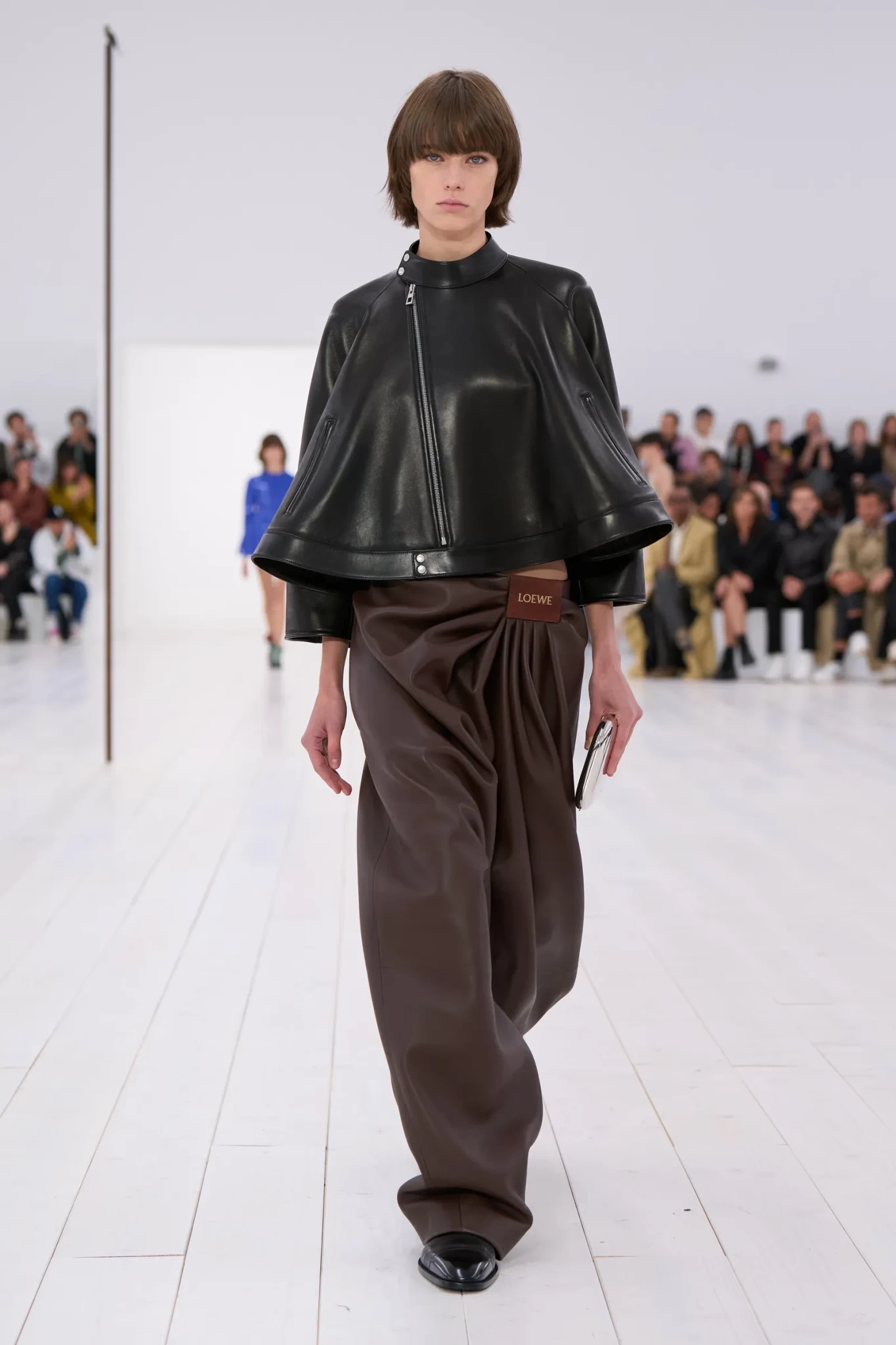 00004-loewe-spring-2025-ready-to-wear-credit-gorunway.webp