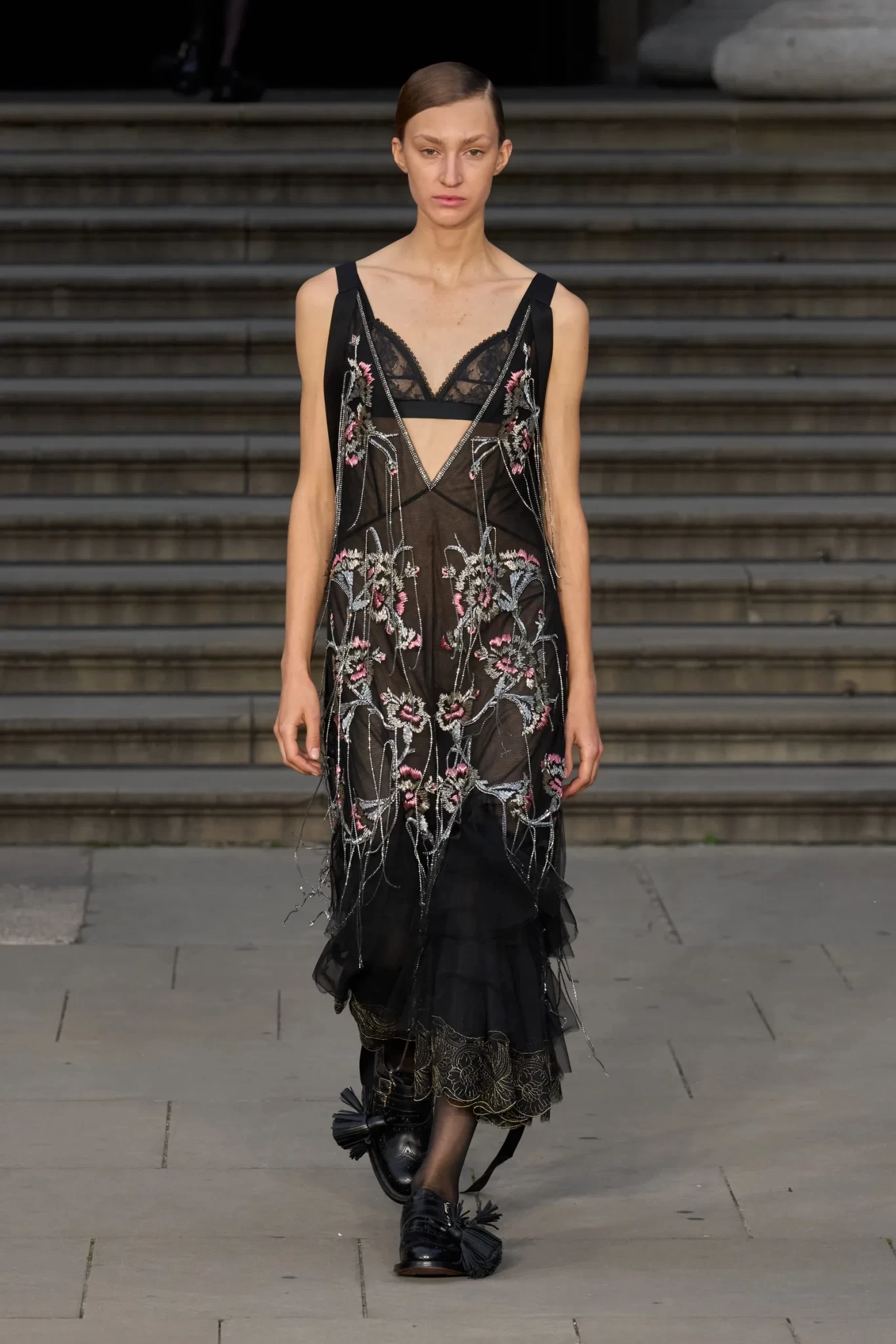 00004-erdem-spring-2025-ready-to-wear-credit-gorunway.webp