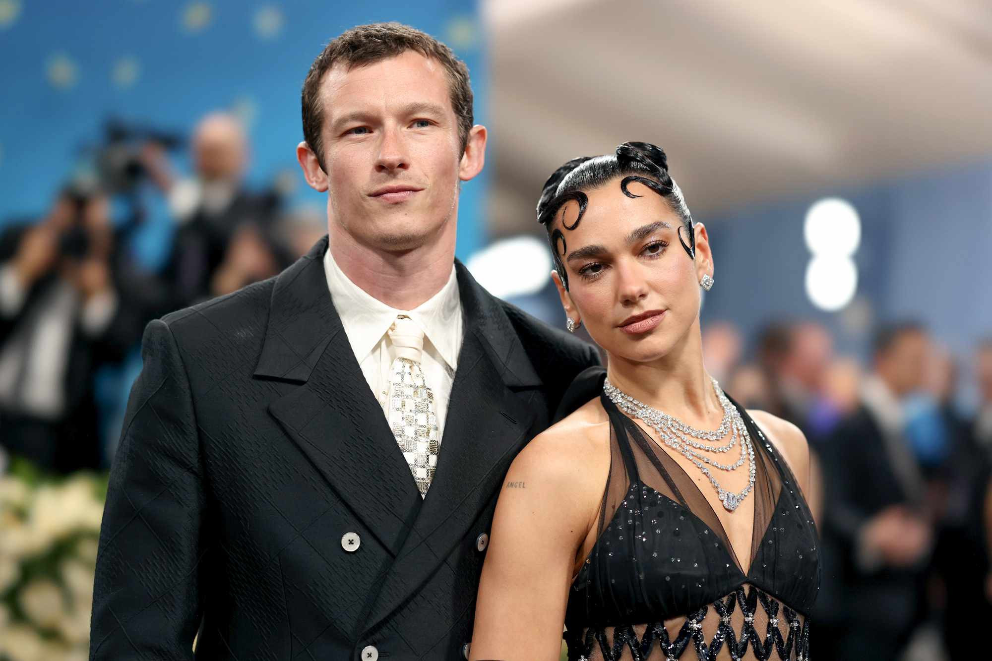 callum-turner-and-dua-lipa-met-gala-050525-13d4da6919ba4713ac862086147d1eb6.jpg