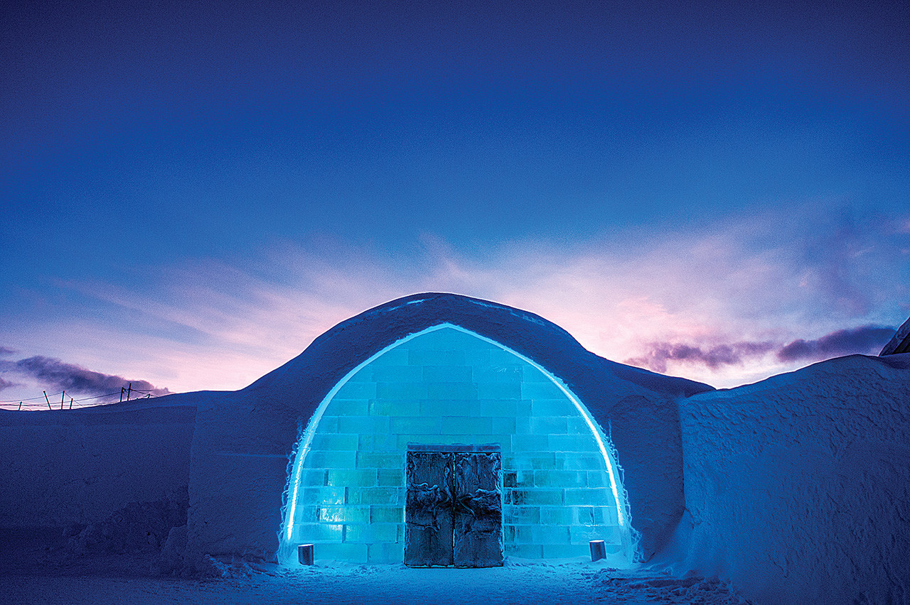 icehotel-entrance-of-the-ice-hotel-blue-twilight-0.jpg