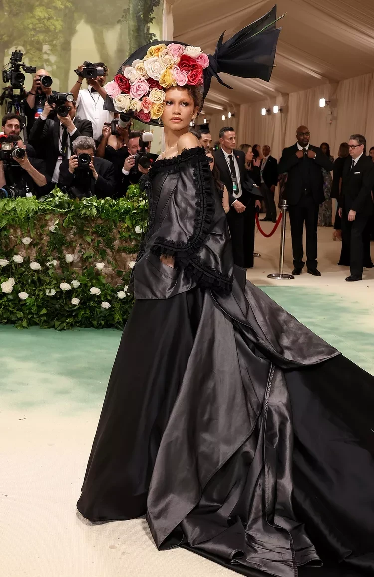 zendaya-2-met-gala-2024-arrivals-dae94393bc784c01b12a8274e93f705f.webp