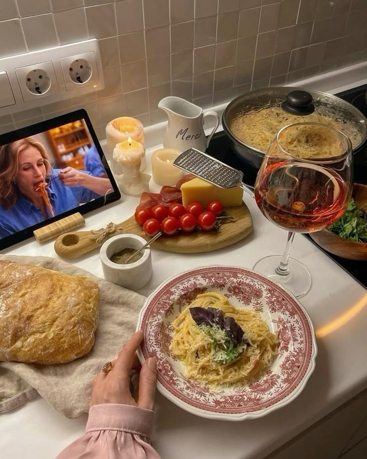 dinner-datenight-pasta-italianfood-italy-italiancuisine-carbonara-rose-rosewine-winenight-cooking-chef-homemade-homemademeal-madefromscratch-meal-mealideas-aesthetic.jpeg