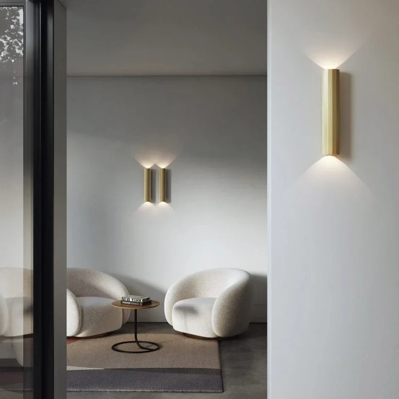 hashira-lights-astro-lighting-dezeen-showroom-dezeen-2364-sq-2-822x822.webp