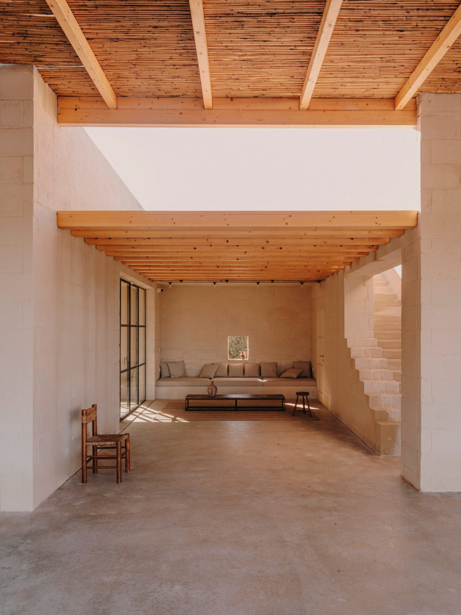 casa-maiora-andrew-trotter-architecture-italy-houses-villas-puglia-dezeen-2364-col-18-1704x2272.jpg