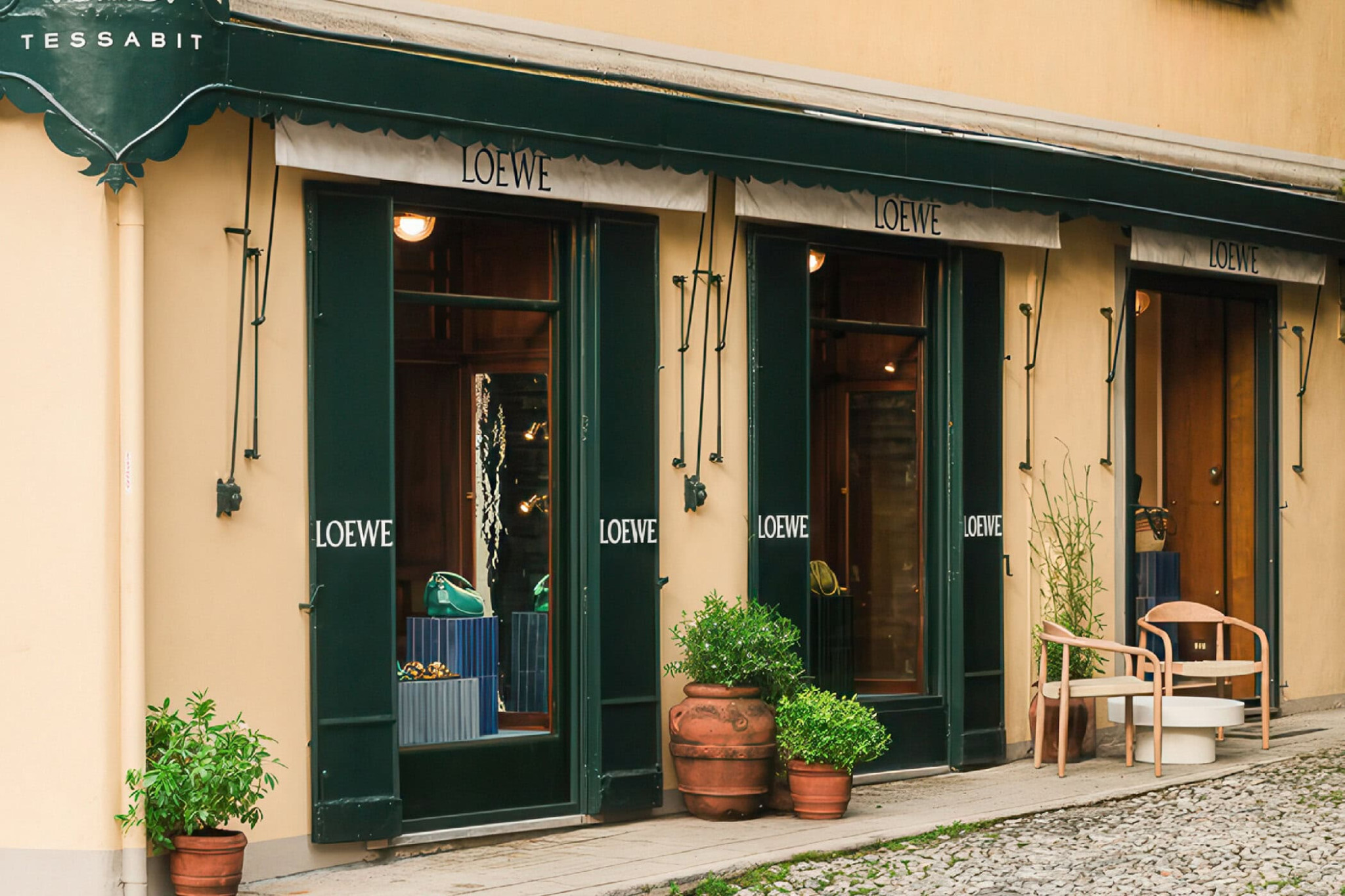 loewe-summer-2025-store-scout-the-impression-008-1.jpg