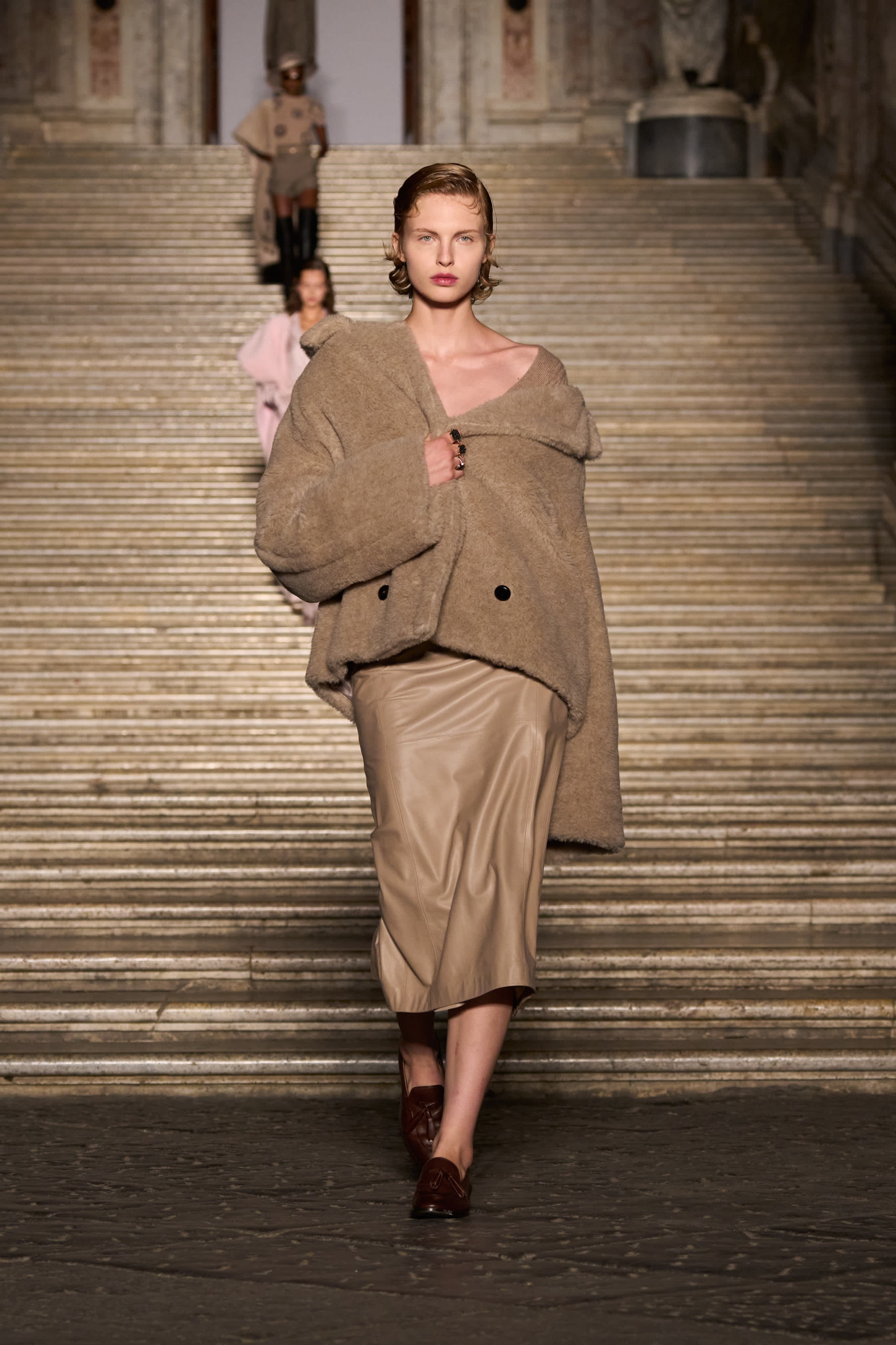 max-mara-resort-s26-front-looks-009.jpg