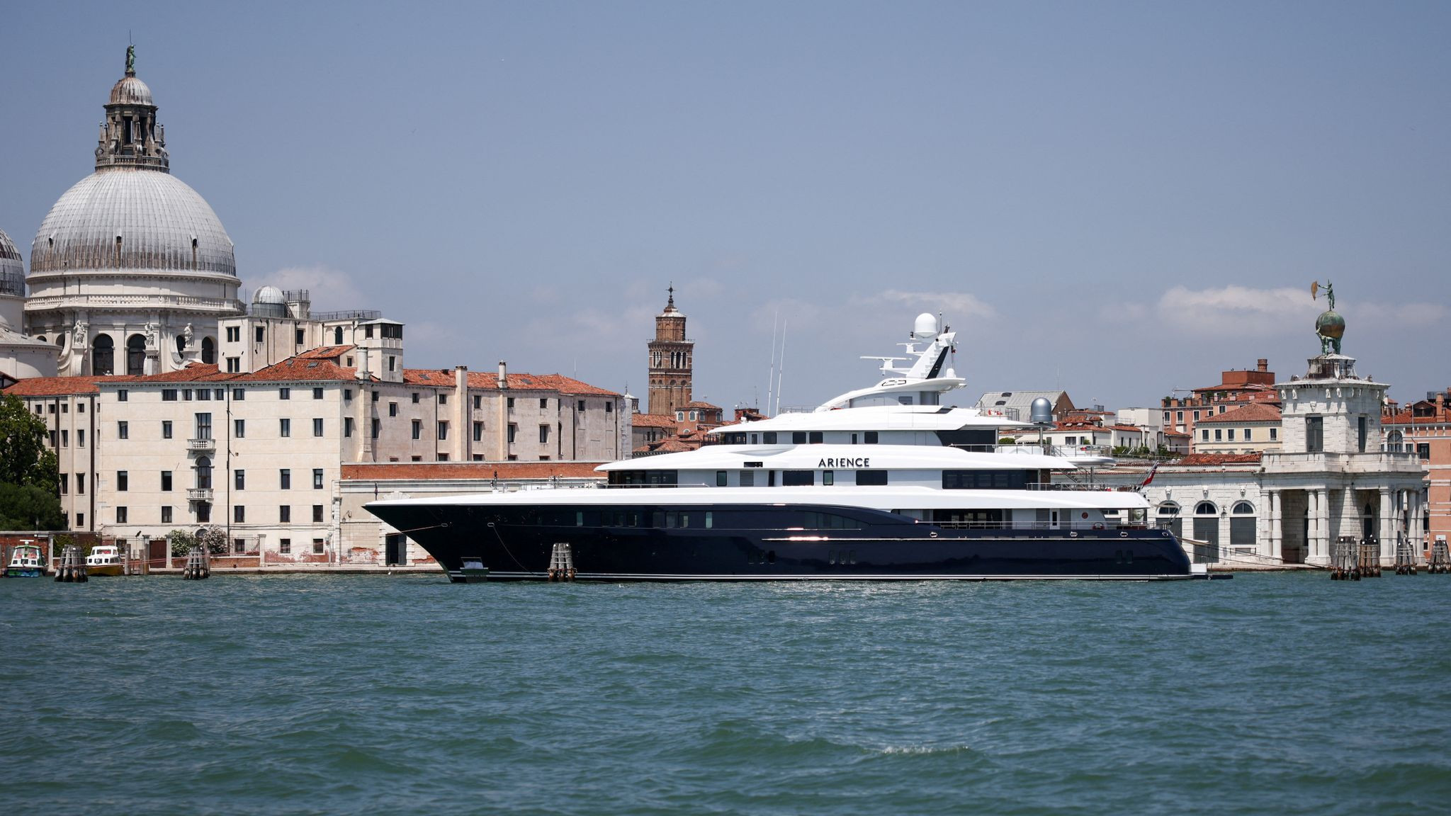 skynews-venice-yacht-6949997.jpg