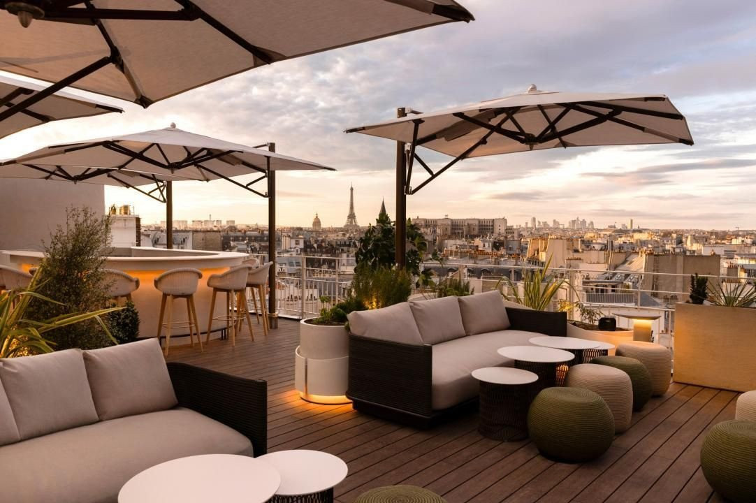hotel-dame-des-arts-le-rooftop-vue-tour-eiffel-163635-1082-720-cropjpgwebp.jpeg