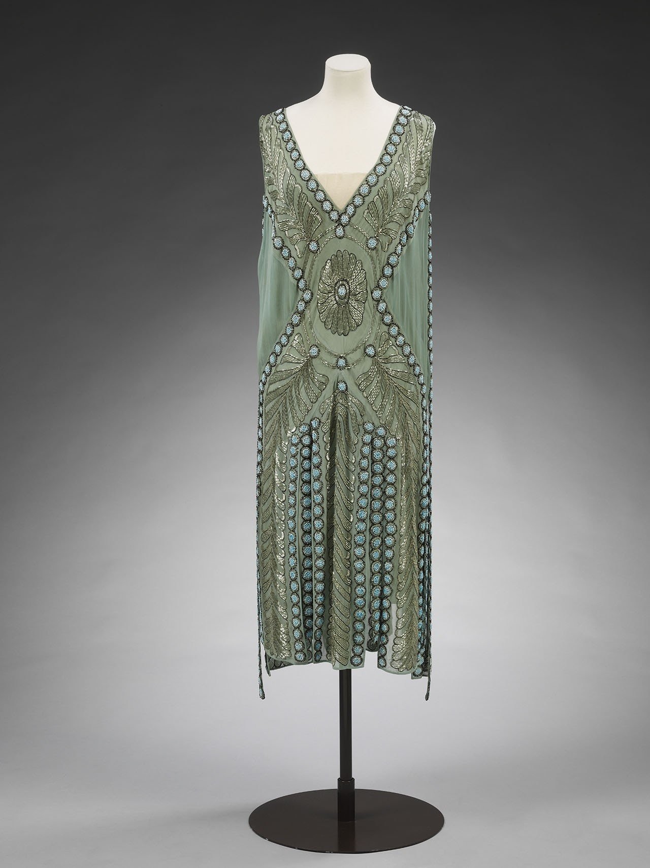 silk-georgette-and-glass-beaded-salambo-dress-jeanne-lanvin-paris-1925-previously-owned-by-miss-emilie-grigsby-given-by-lord-southborough-victoria-and-albert-museum-london.jpg