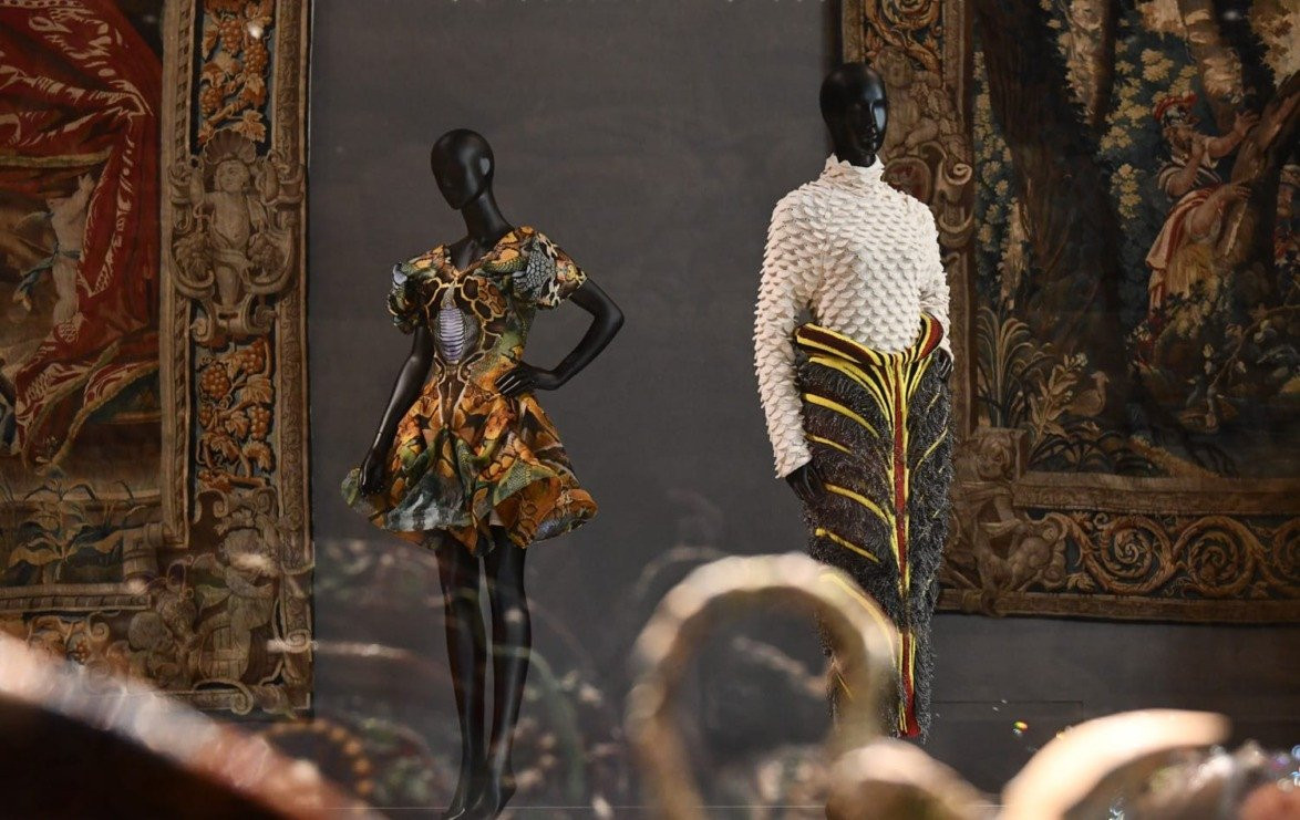 alexander-mcqueen-et-bottega-veneta-musee-du-louvre-nicolas-bousser-8-1174x741.jpg