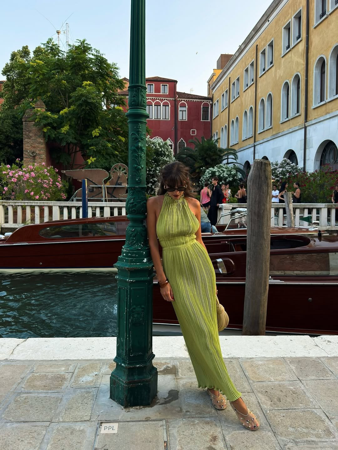 do-i-need-to-mention-that-its-not-what-it-looks-like-and-i-wasnt-in-venice-for-a-wedding.jpg