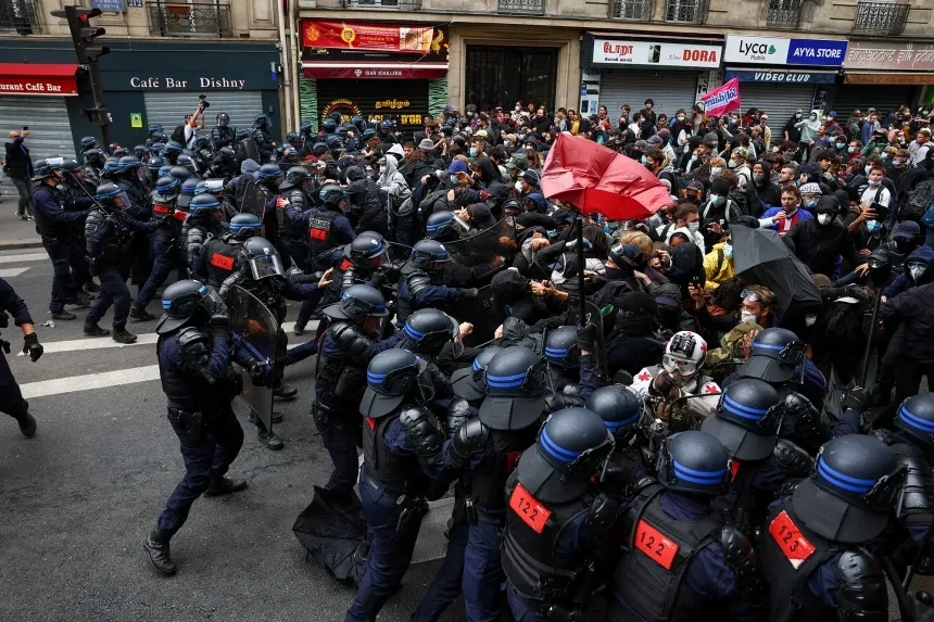 2025-09-10t095131z-1625885139-rc2xogawumif-rtrmadp-3-france-protestjpg.webp