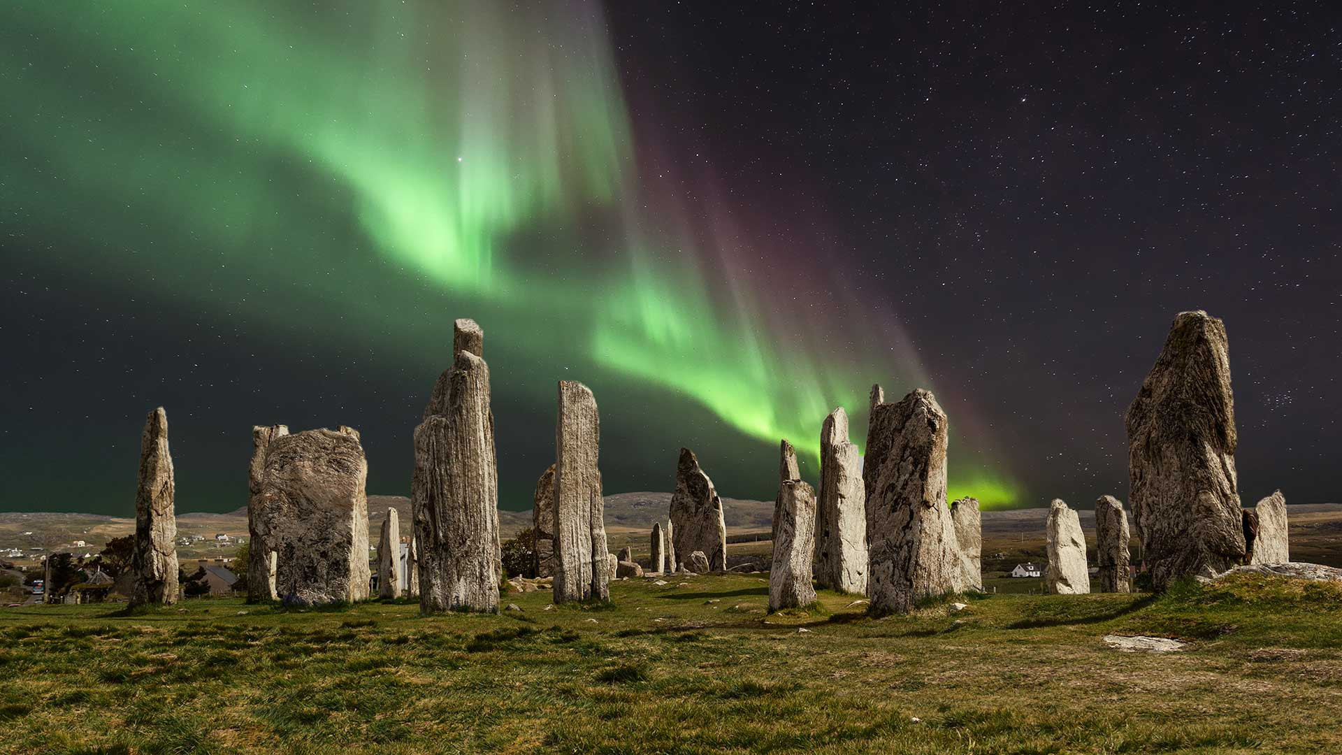 northern-lights-at-callanish-stones-scotland.jpg