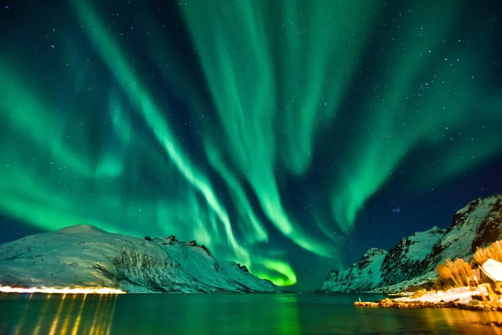 northern-lights-tromso-istock-muyeeting-1600x1068.webp