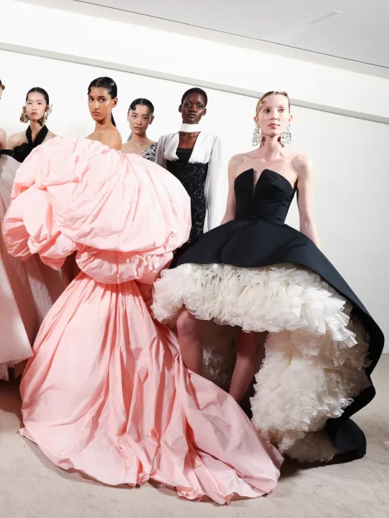 backstage-giambattista-valli-couture-fall-2023-paris-021-1.jpg